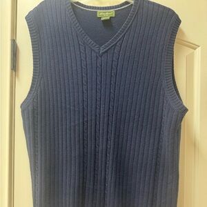 Men’s Navy Pull Over, V-Neck Sweater by Eddie Bauer. Size L.